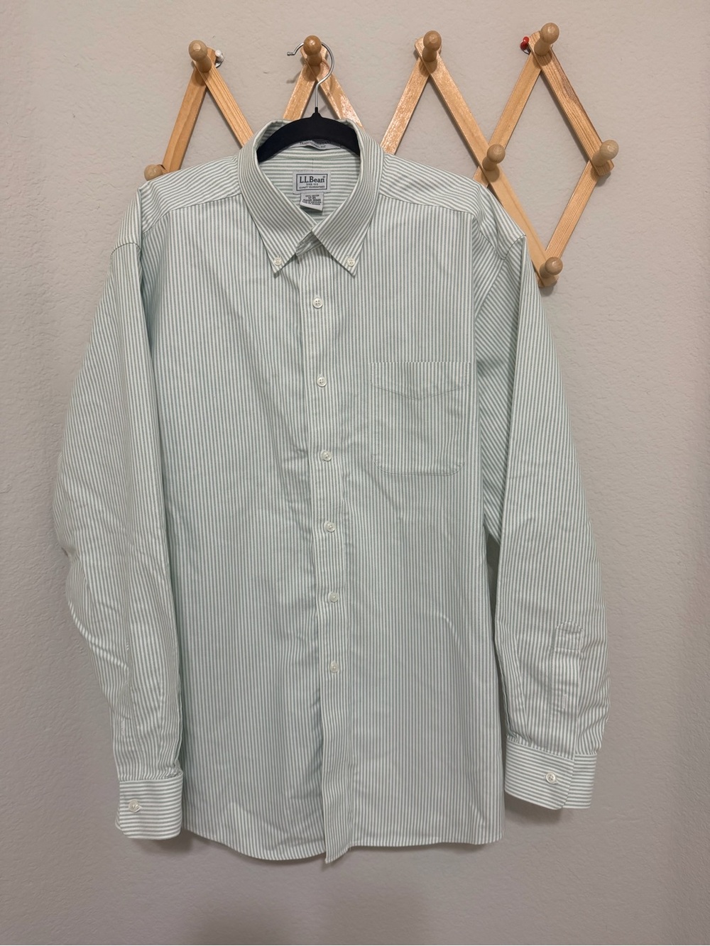 LL Bean Green Striped Cotton Wrinkle Resistant Traditional Fit Longsleeve